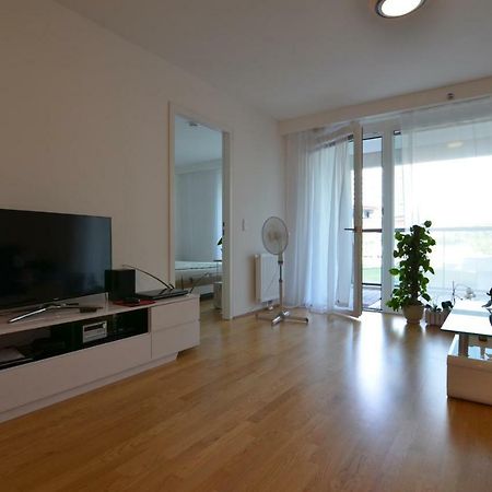 Apartment With Parking On Premise Wien Exterior foto