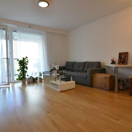 Apartment With Parking On Premise Wien Exterior foto