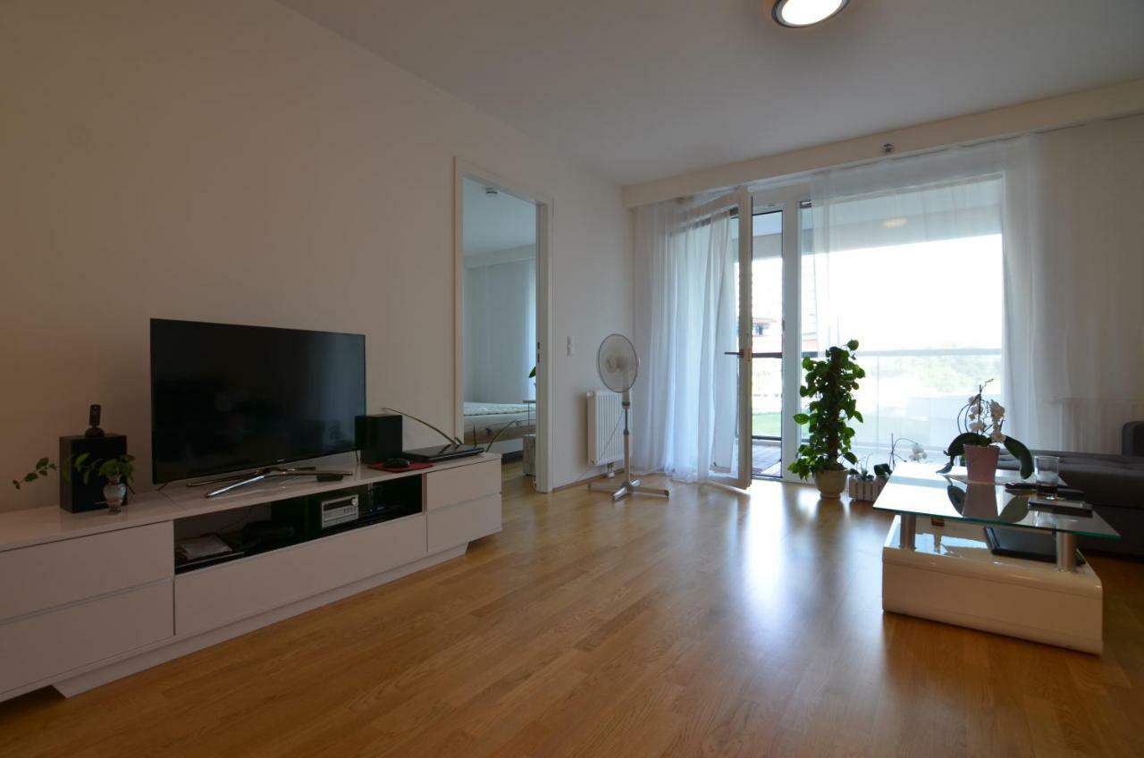 Apartment With Parking On Premise Wien Exterior foto