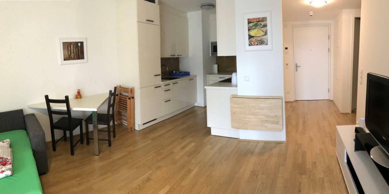 Apartment With Parking On Premise Wien Exterior foto