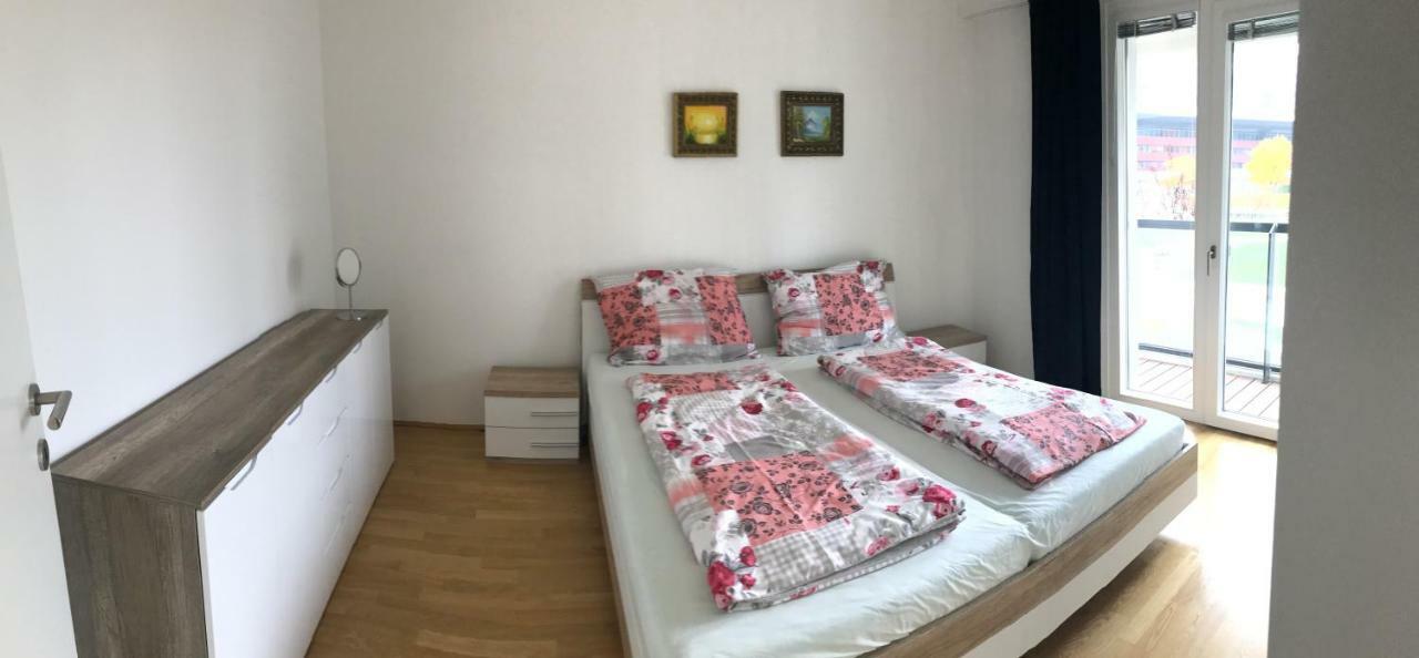 Apartment With Parking On Premise Wien Exterior foto
