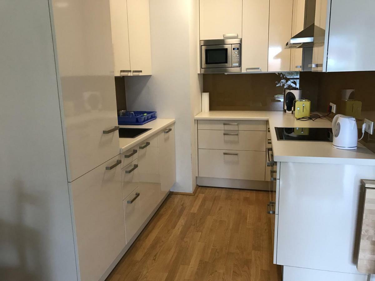 Apartment With Parking On Premise Wien Exterior foto
