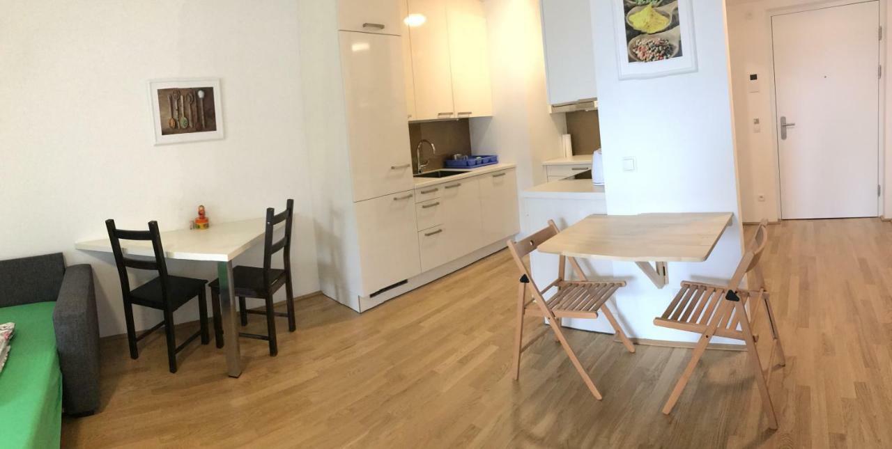 Apartment With Parking On Premise Wien Exterior foto