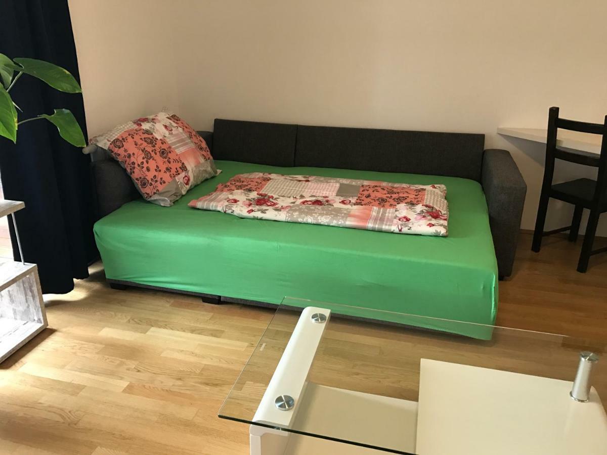 Apartment With Parking On Premise Wien Exterior foto