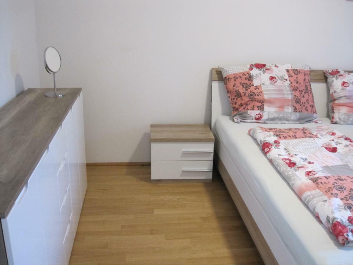Apartment With Parking On Premise Wien Exterior foto