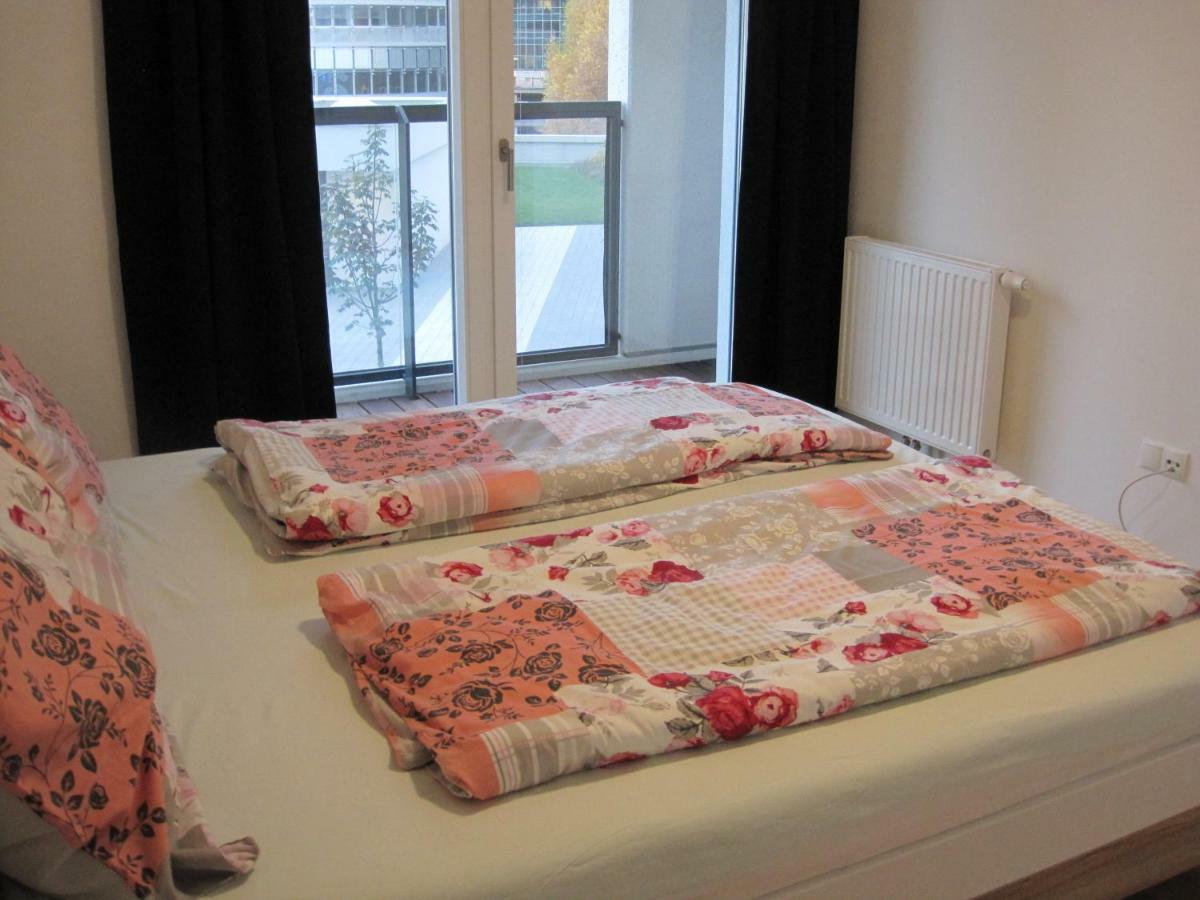 Apartment With Parking On Premise Wien Exterior foto
